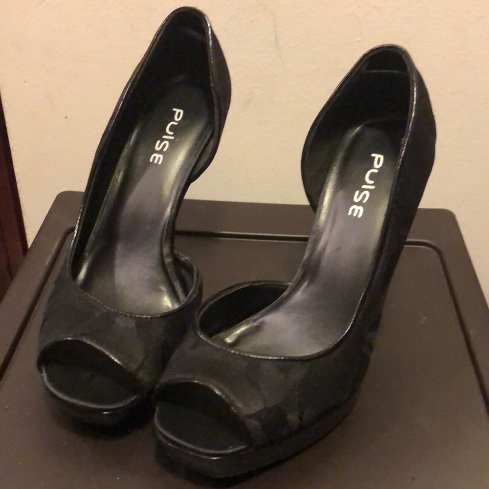 Peep toe heels